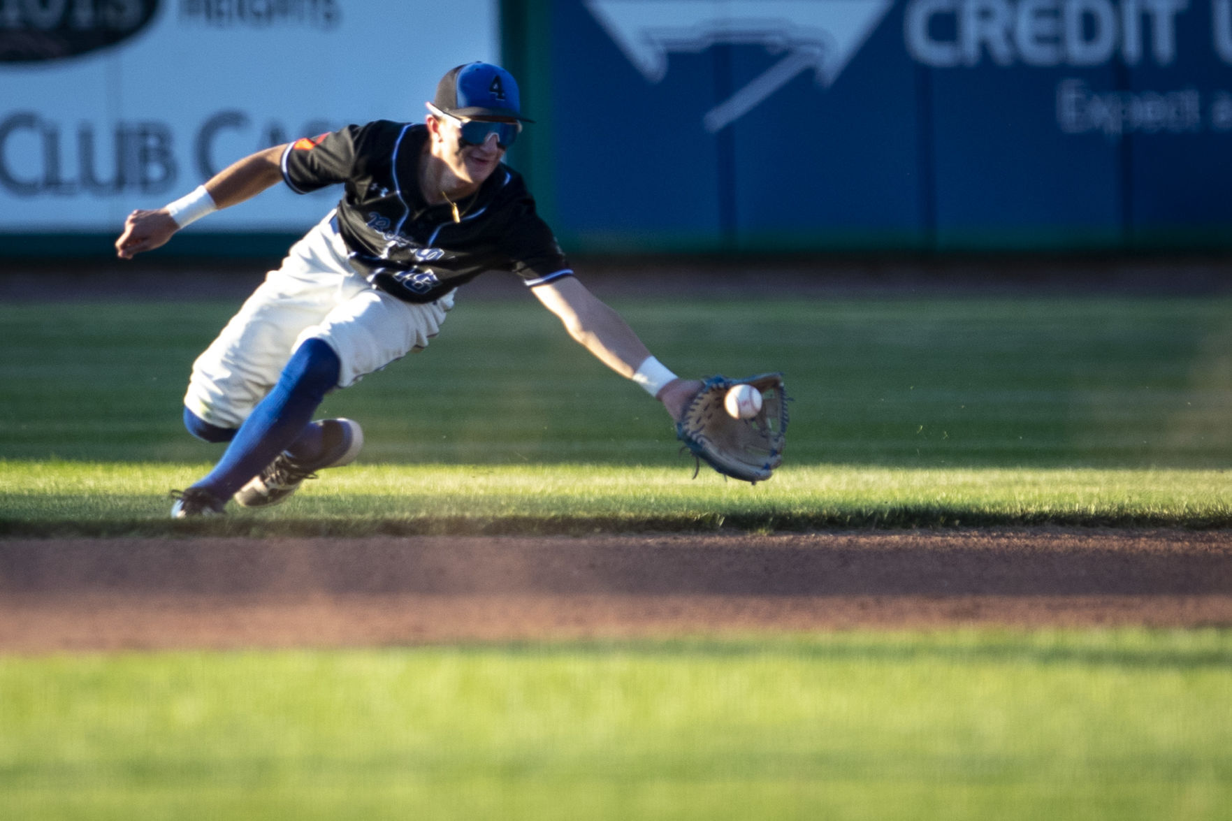 Royals vs. Scarlets